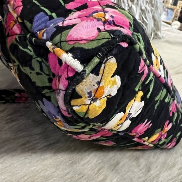 VERA BRADLEY Wildflower Garden Zipper Hipster Crossbody Yellow Floral REPAIRED - Picture 15 of 17